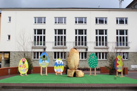 Świąteczna dekoracja na rynku